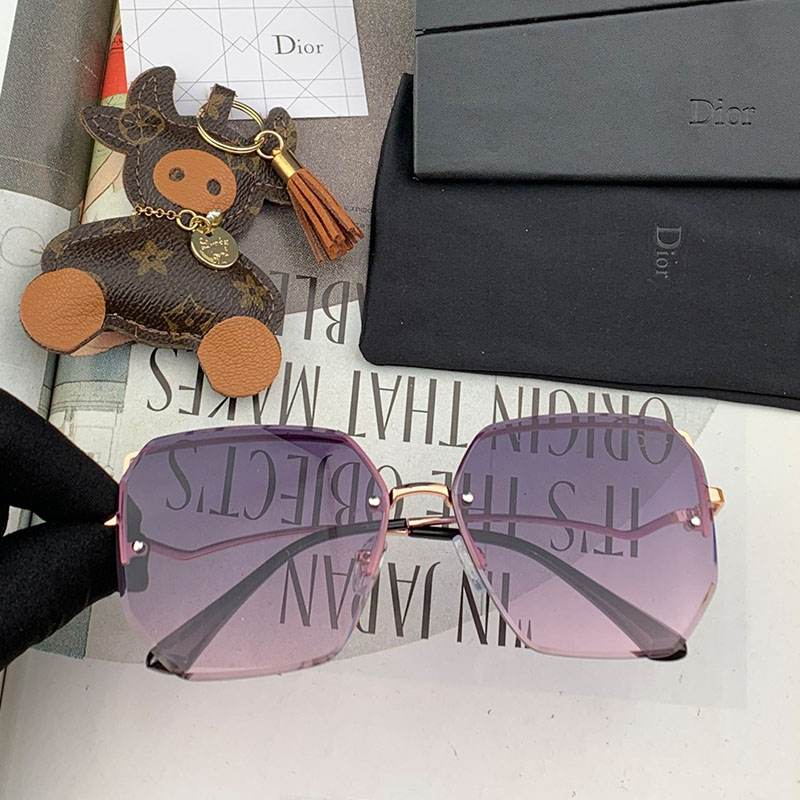 Dior D7088 Square Sunglasses In Purple